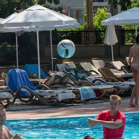 Üdülőközpont Helena Park 5*