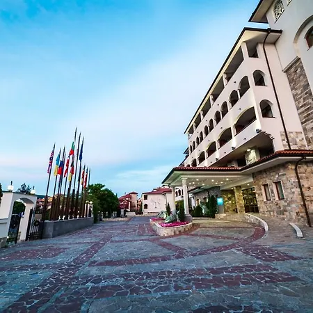 Üdülőközpont Helena Park 5*