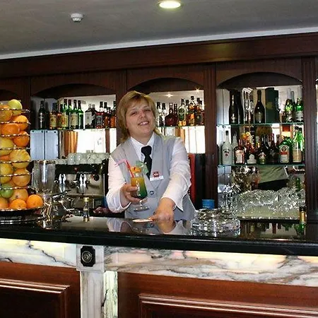 Helena Park 5* Sluneční pobřeží