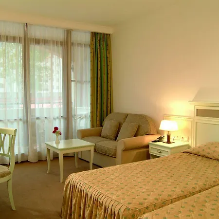 度假村 Helena Park 5*